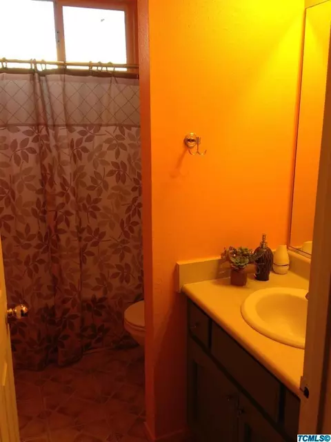 1936 Carnation Ct, Corcoran, CA 93212 photo 8