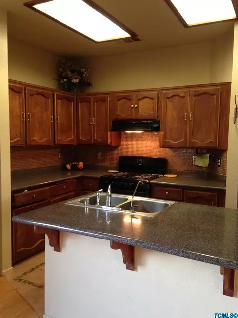 1936 Carnation Ct, Corcoran, CA 93212 photo 9