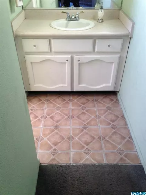1936 Carnation Ct, Corcoran, CA 93212 photo 3