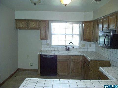 153 Devon Dr, Lemoore, CA 93245 photo 8