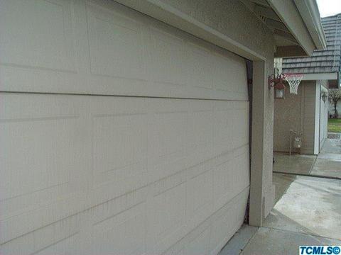 153 Devon Dr, Lemoore, CA 93245 photo 2
