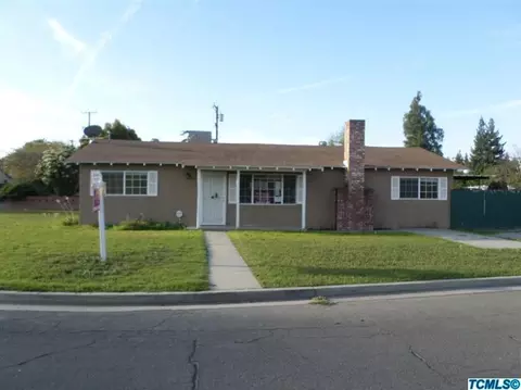 983 E Pine Dr, Tulare, CA 93274 photo 2