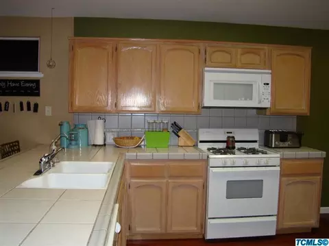 3343 E Sanders Ct, Visalia, CA 93292 photo 5