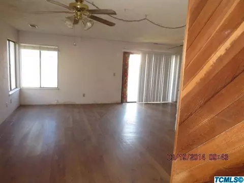 742 E Harold Ave, Visalia, CA 93292 photo 2