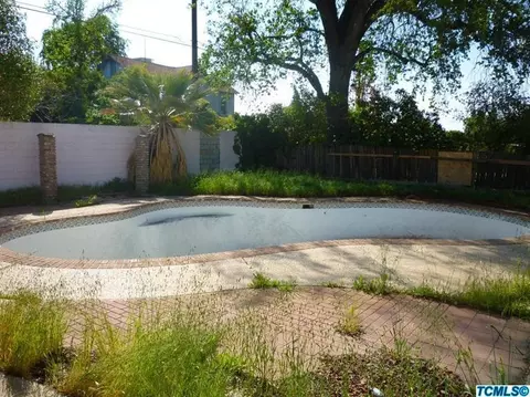 3107 E Kaweah Ave, Visalia, CA 93292 photo 2