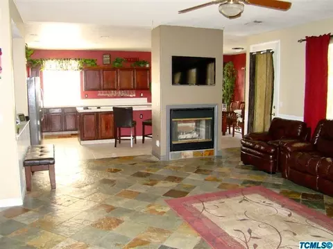 653 Contenta Ct, Lemoore, CA 93245 photo 3
