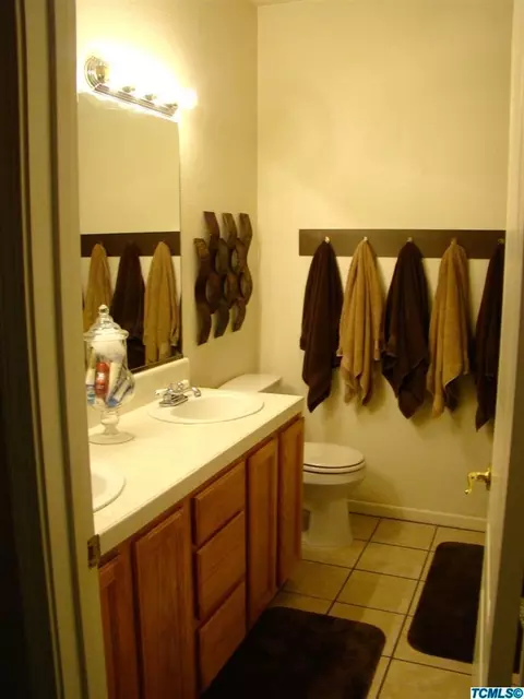 653 Contenta Ct, Lemoore, CA 93245 photo 13