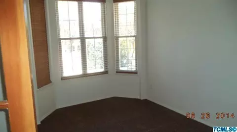 498 Camden Ct, Lemoore, CA 93245 photo 9