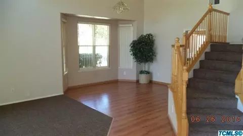 498 Camden Ct, Lemoore, CA 93245 photo 3