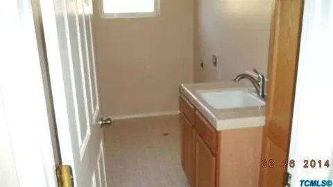498 Camden Ct, Lemoore, CA 93245 photo 11