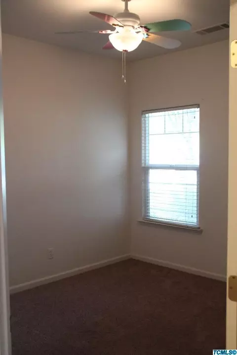 1640 E Victor Ave, Visalia, CA 93292 photo 13