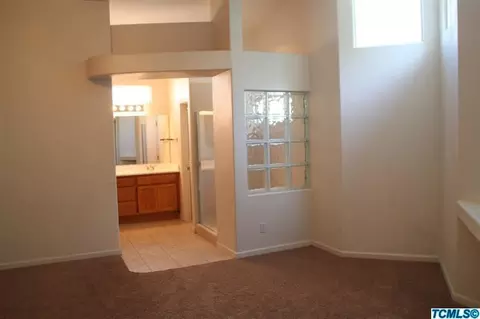 1640 E Victor Ave, Visalia, CA 93292 photo 6