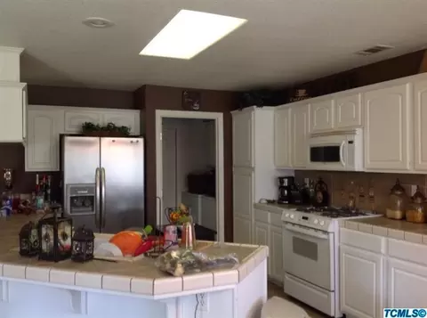 3725 E Hillcrest Ave, Visalia, CA 93292 photo 6