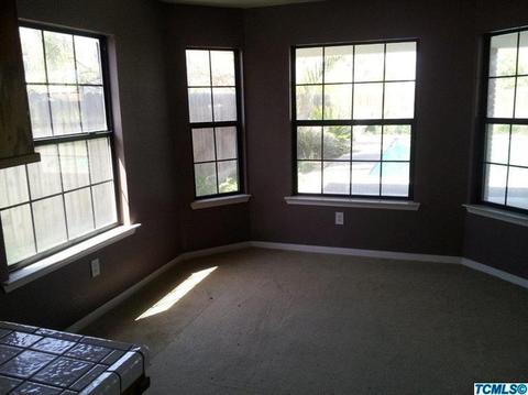 1416 E Vine Ct, Visalia, CA 93292 photo 4