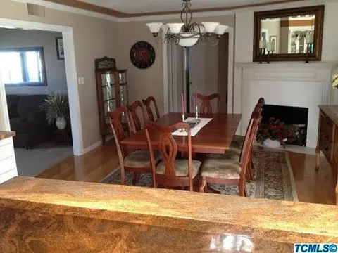 1353 Gaither St, Selma, CA 93662 photo 3