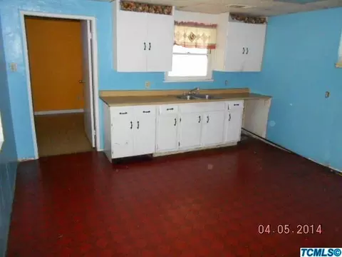 1327 E Sequoia Ave, Tulare, CA 93274 photo 6