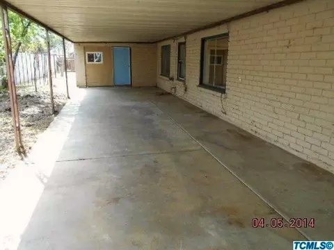 1327 E Sequoia Ave, Tulare, CA 93274 photo 3
