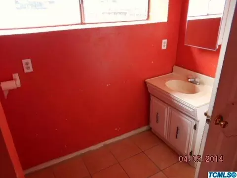 1327 E Sequoia Ave, Tulare, CA 93274 photo 11