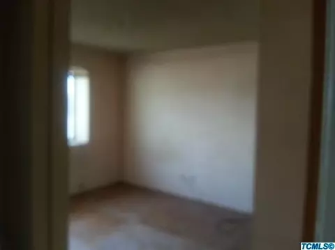 809 S Silva St, Tulare, CA 93274 photo 6