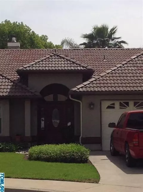 2521 E Harold Ct, Visalia, CA 93292 photo 2