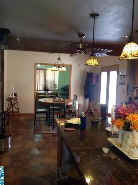 2521 E Harold Ct, Visalia, CA 93292 photo 7