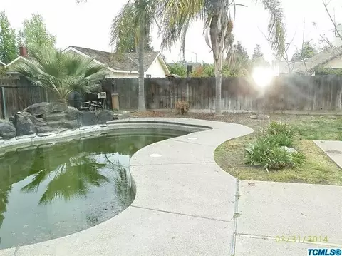 1009 E Sequoia Dr, Dinuba, CA 93618 photo 2