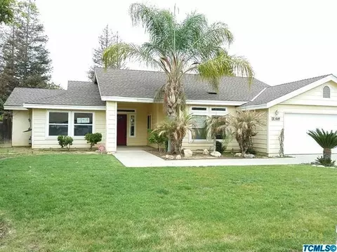 1009 E Sequoia Dr, Dinuba, CA 93618 photo 1