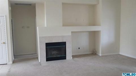 1682 Fireside Way, Lemoore, CA 93245 photo 2