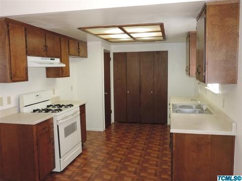 1070 E Academy Way, Dinuba, CA 93618 photo 8