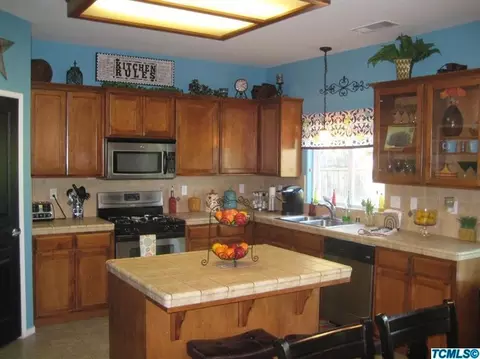 4146 S Locust St, Visalia, CA 93277 photo 5