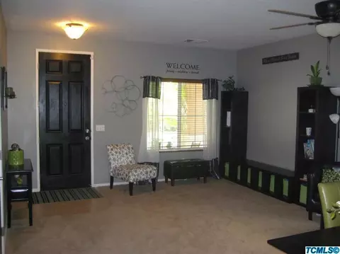 4146 S Locust St, Visalia, CA 93277 photo 3