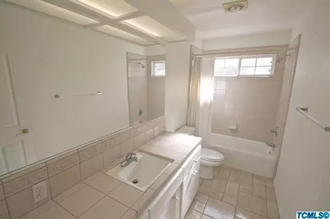 1328 E Seeger Ave, Visalia, CA 93292 photo 13