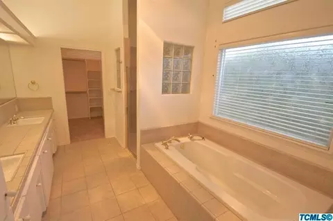 1328 E Seeger Ave, Visalia, CA 93292 photo 10