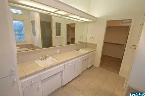 1328 E Seeger Ave, Visalia, CA 93292 photo 11