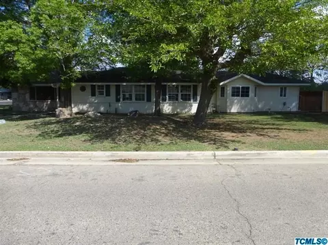 530 N Crenshaw St, Visalia, CA 93291 photo 1