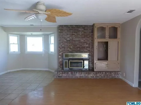 530 N Crenshaw St, Visalia, CA 93291 photo 16
