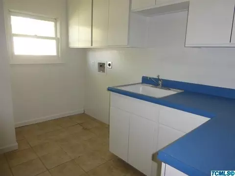 530 N Crenshaw St, Visalia, CA 93291 photo 10