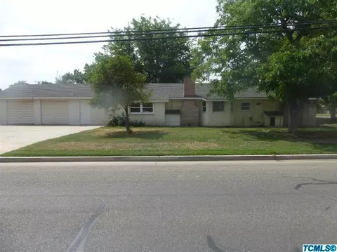 530 N Crenshaw St, Visalia, CA 93291 photo 2