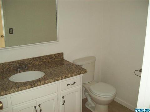 231 E Paseo Ave, Visalia, CA 93277 photo 12
