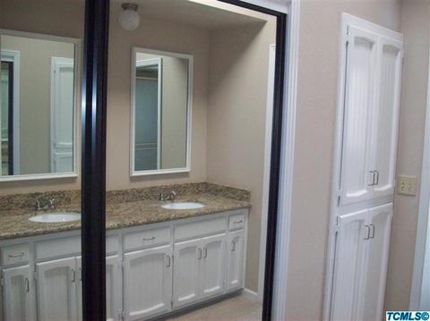 231 E Paseo Ave, Visalia, CA 93277 photo 7