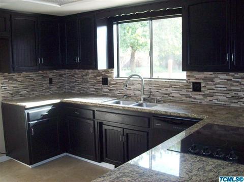 231 E Paseo Ave, Visalia, CA 93277 photo 2