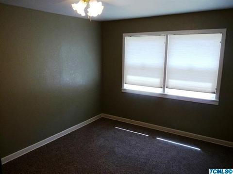 898 E Academy Ave, Tulare, CA 93274 photo 15
