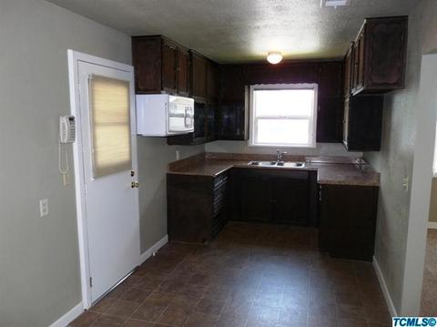 898 E Academy Ave, Tulare, CA 93274 photo 9