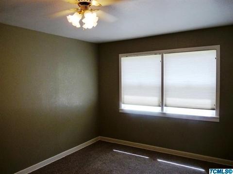 898 E Academy Ave, Tulare, CA 93274 photo 8