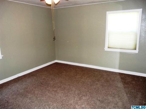 898 E Academy Ave, Tulare, CA 93274 photo 6