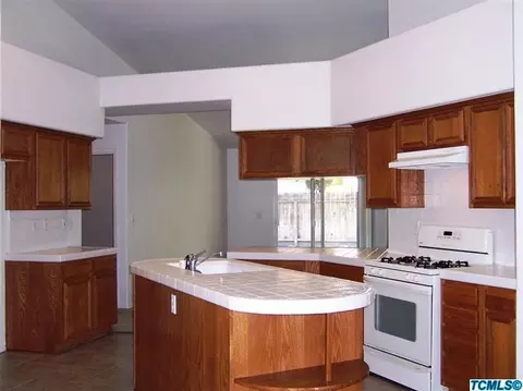 4101 E Meadow Ave, Visalia, CA 93292 photo 3