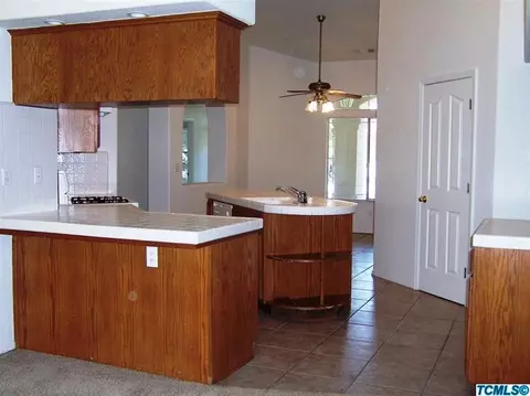 4101 E Meadow Ave, Visalia, CA 93292 photo 4