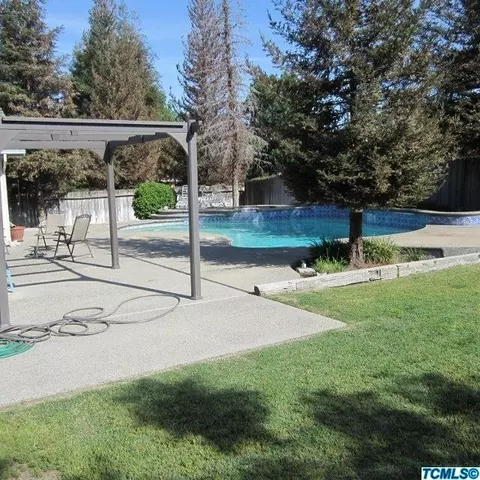 1068 E Ramblewood, Dinuba, CA 93618 photo 5