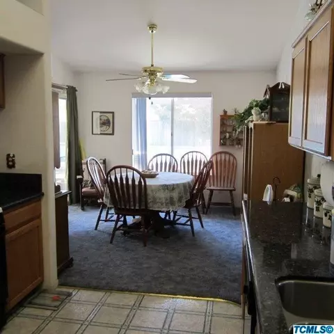 1068 E Ramblewood, Dinuba, CA 93618 photo 6