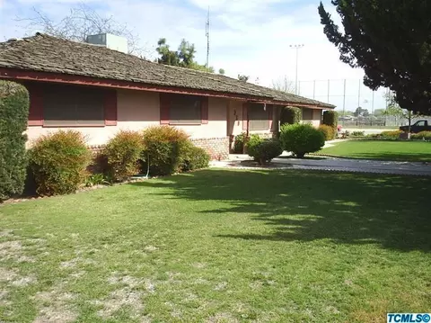 280 Lipscomb Ave, Tipton, CA 93272 photo 2